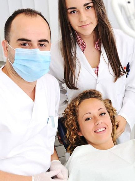 Dental Implantologie dentistas y paciente